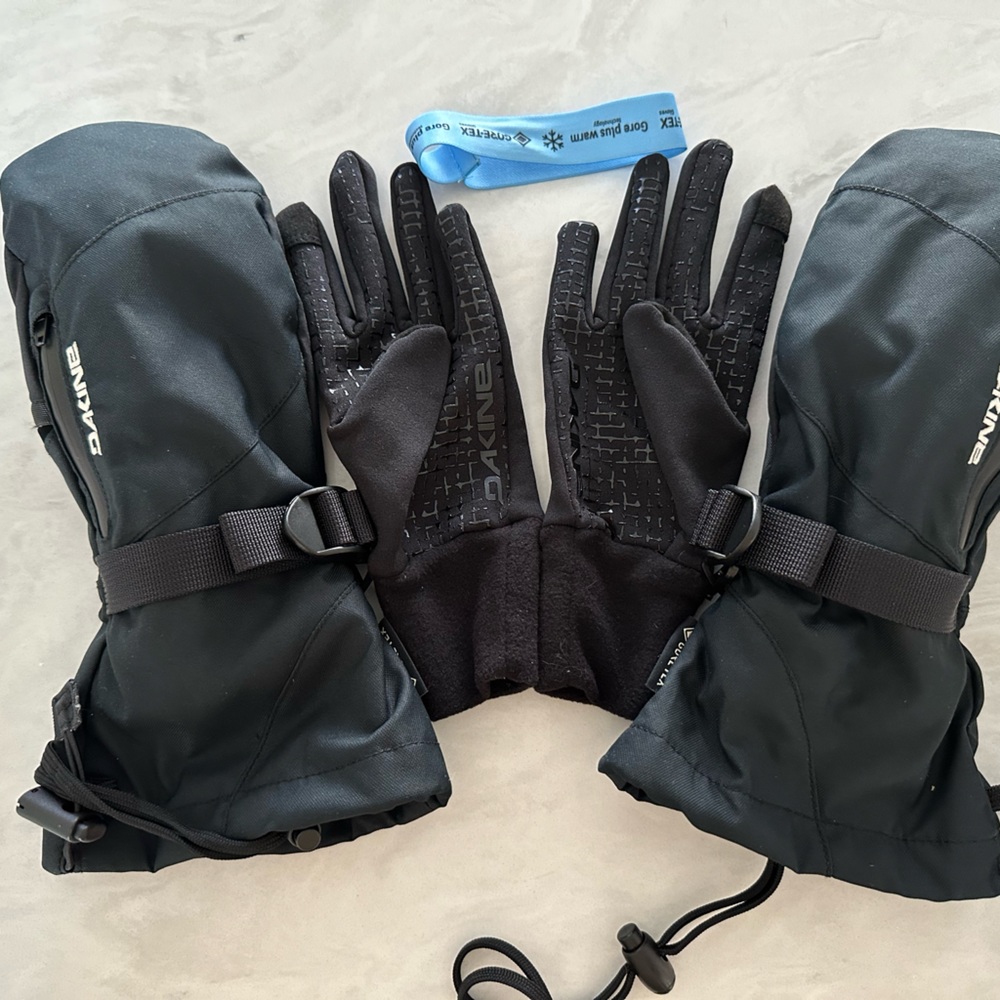 Dalkin snowboard ski mitten size medium women’s